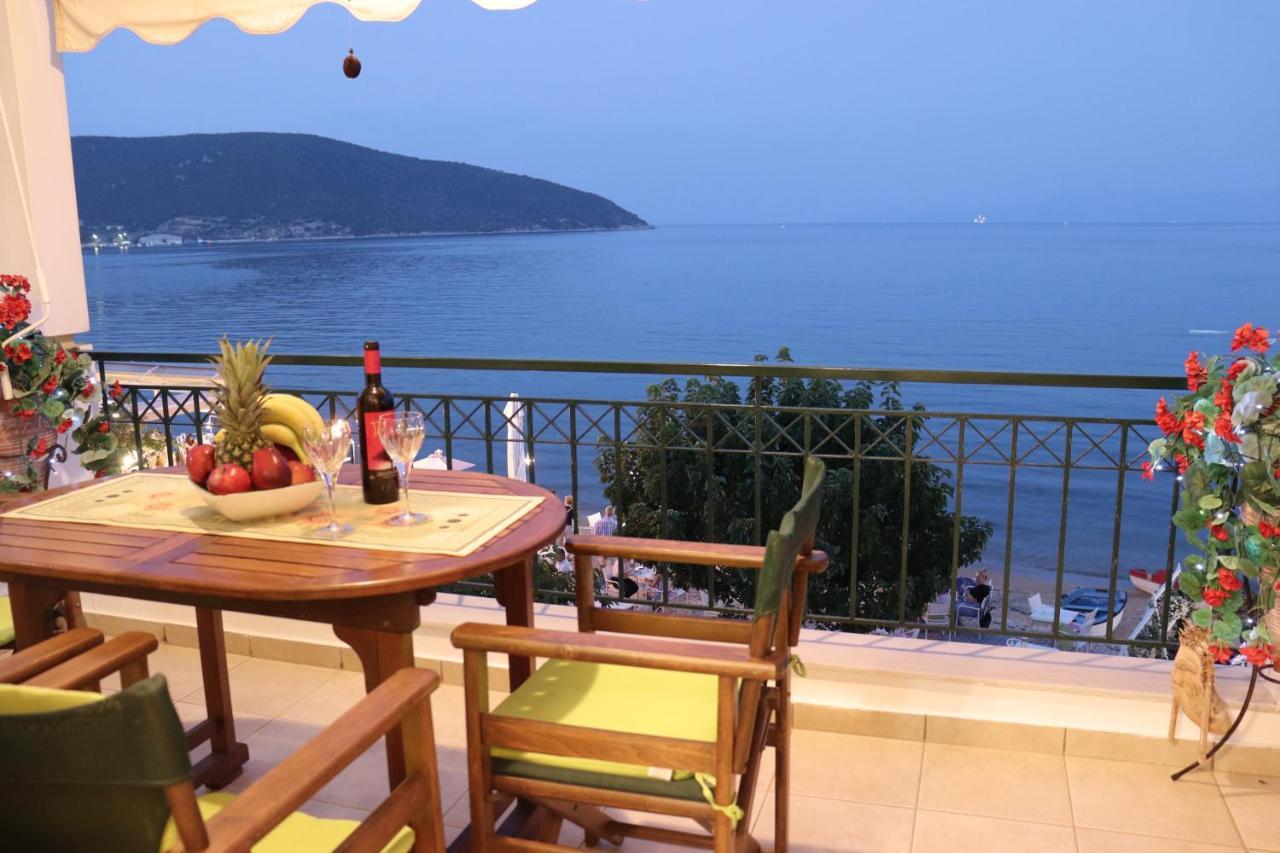 Sea And Sun Apartment Néa Péramos 外观 照片