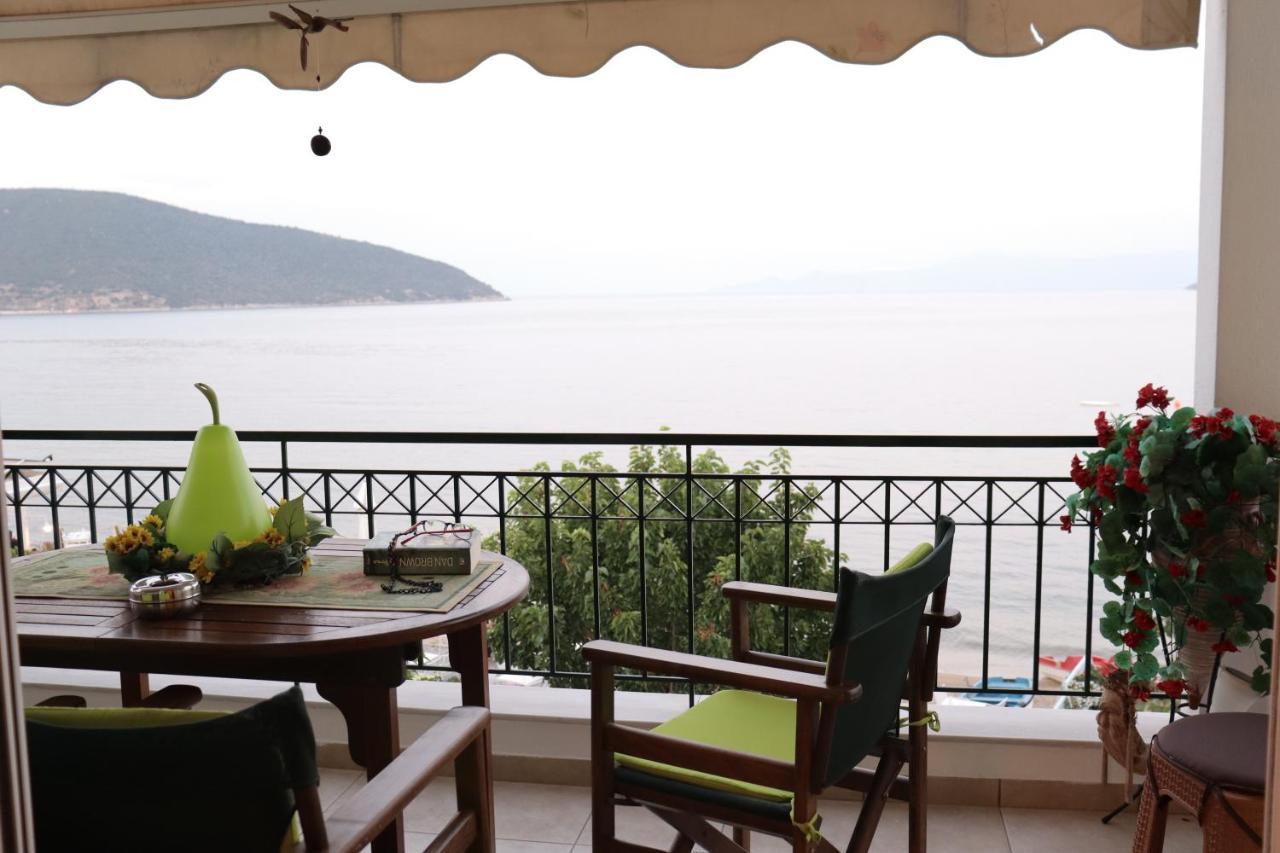 Sea And Sun Apartment Néa Péramos 外观 照片